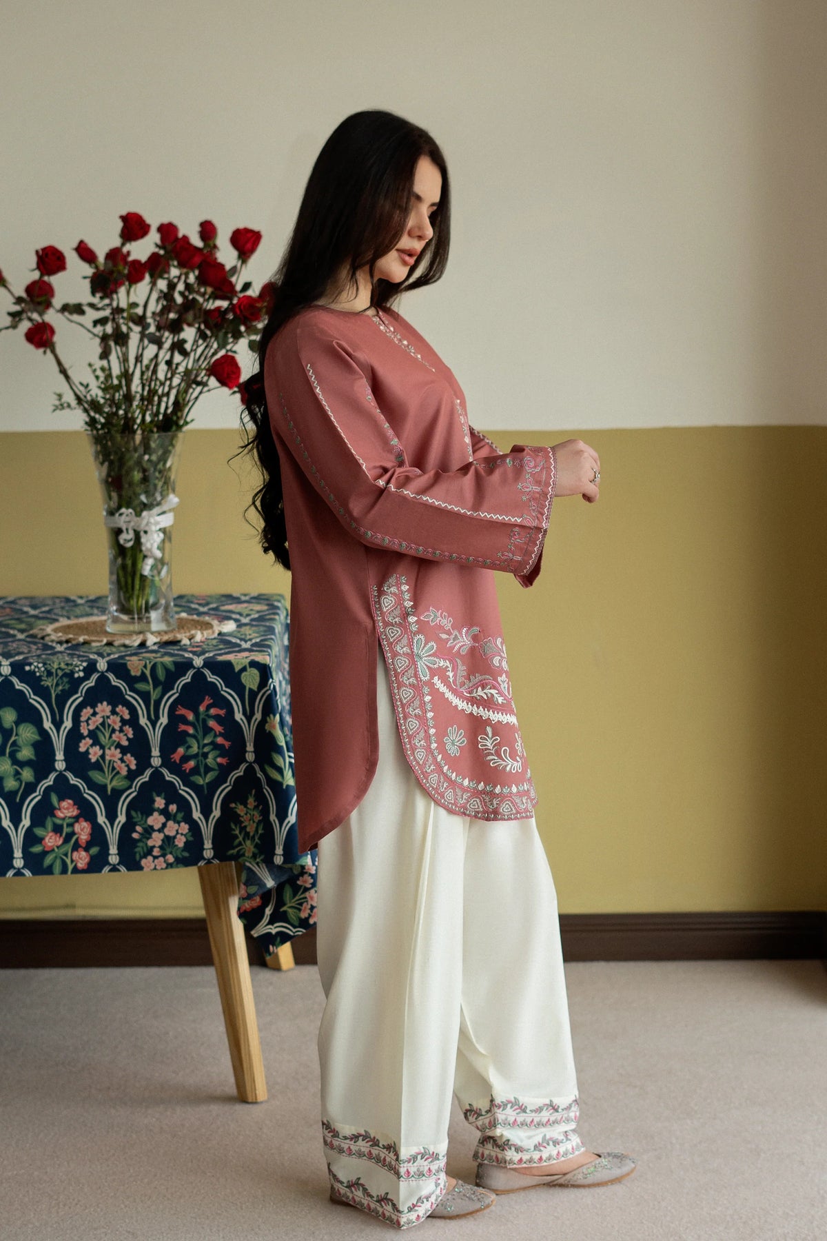 Dusty Rose Embroidered Lawn 2-Piece Suit