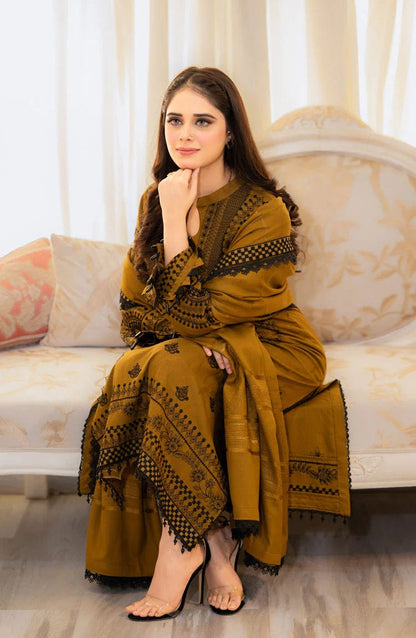 Olive Royale Embroidered Lawn 3-Piece Suit
